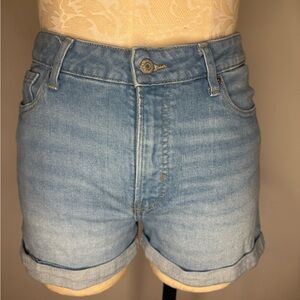 Old Navy Light Wash Denim Women's Shorts - Classic High-Rise